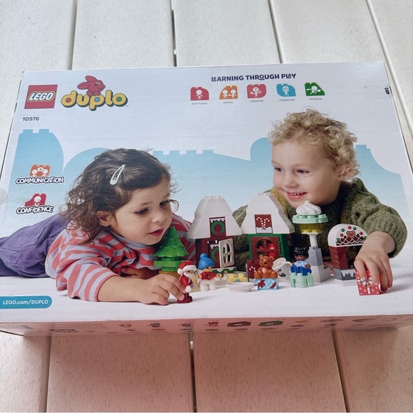 Can ship Dec 4 LEGO DUPLO Santa’s Gingerbread House 10976 – 50 pcs, Ages 2+ - Picture 7 of 10